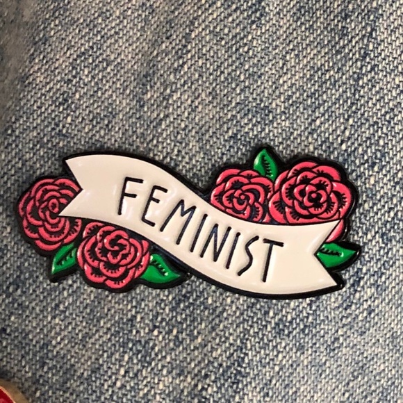 1 in stock!  🌺 Feminist Sash and Roses Lapel Pin! - Picture 6 of 10